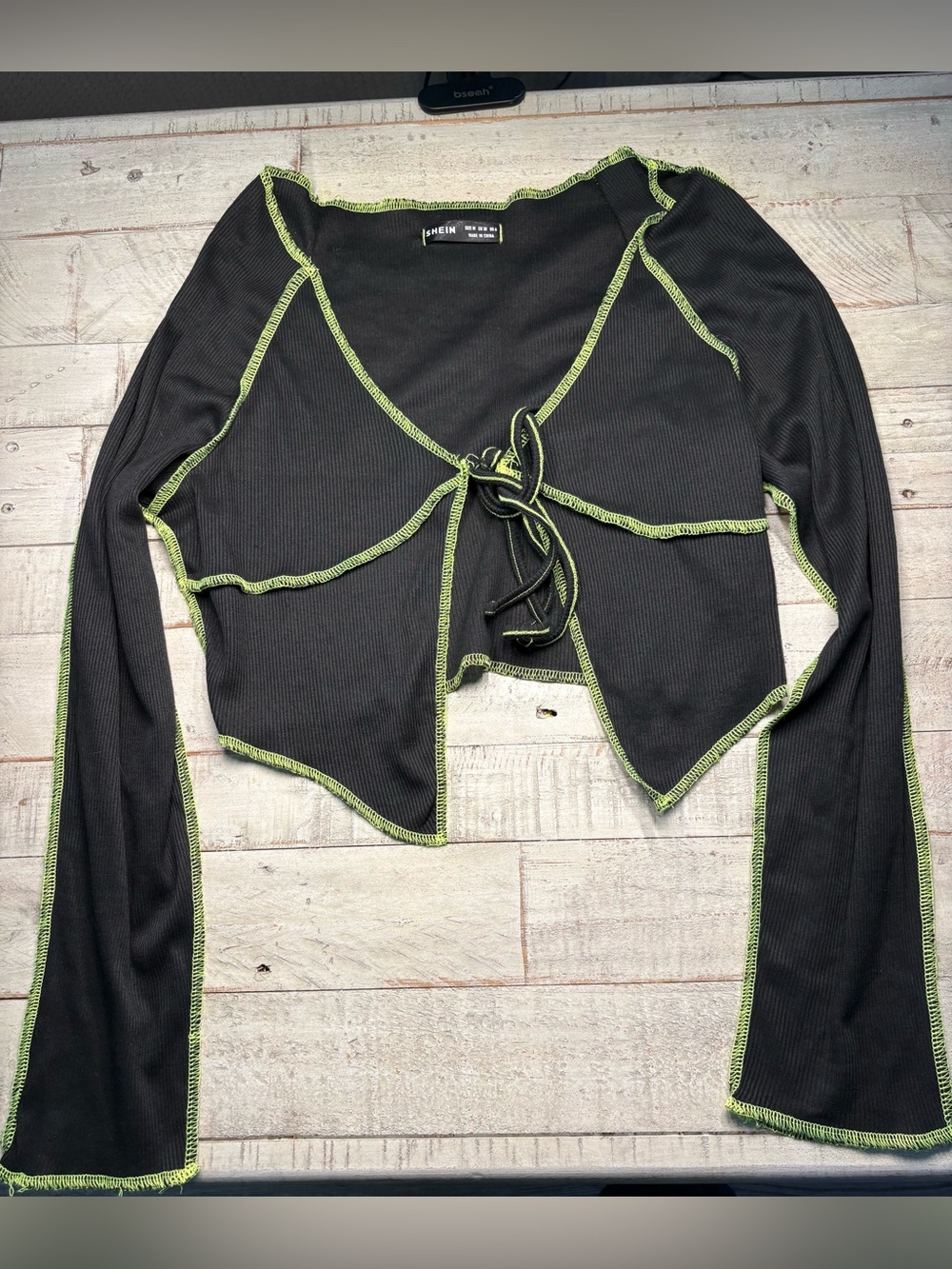 NWOT! SHEIN Black-Green Trim Cropped Tie Front Long Sleeve Top Size M